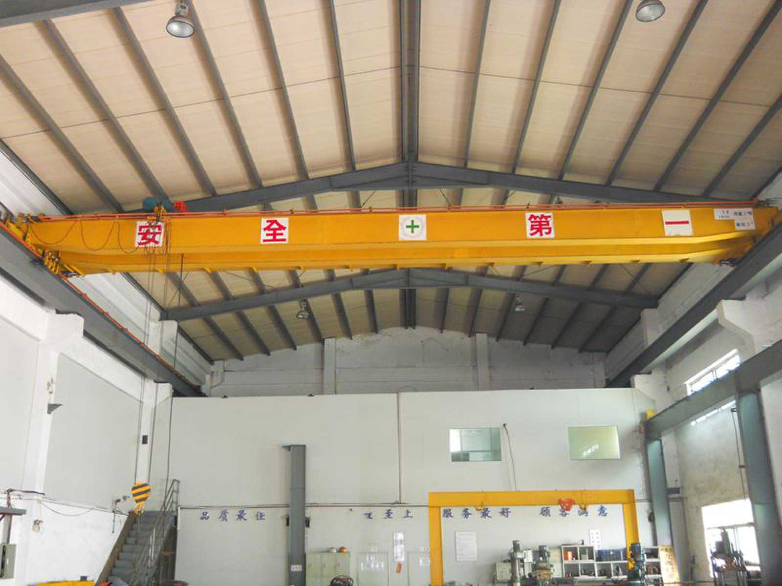 電動(dòng)雙梁橋式起重機(jī)